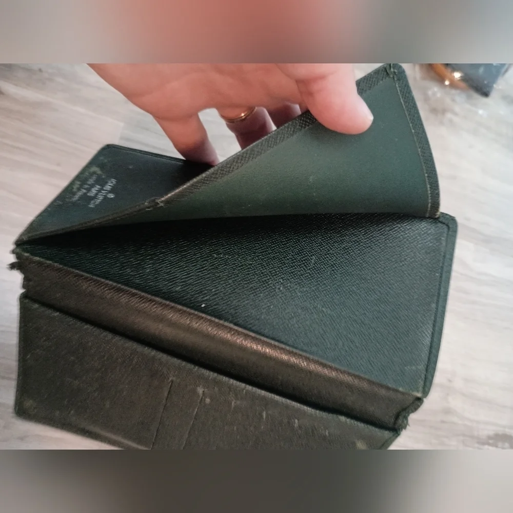 Authentic Louis Vuitton, Green Taiga Long Wallet
